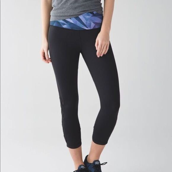 Lululemon Var-City Crop Capri Leggings Black Pretty Prism Size 4 - Picture 11 of 11